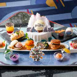 「ハイピリオン・ラウンジ」(ロビーラウンジ) “ディズニー・ハロウィーン”プレミアムスウィーツセット ¥6,800(C)Disney