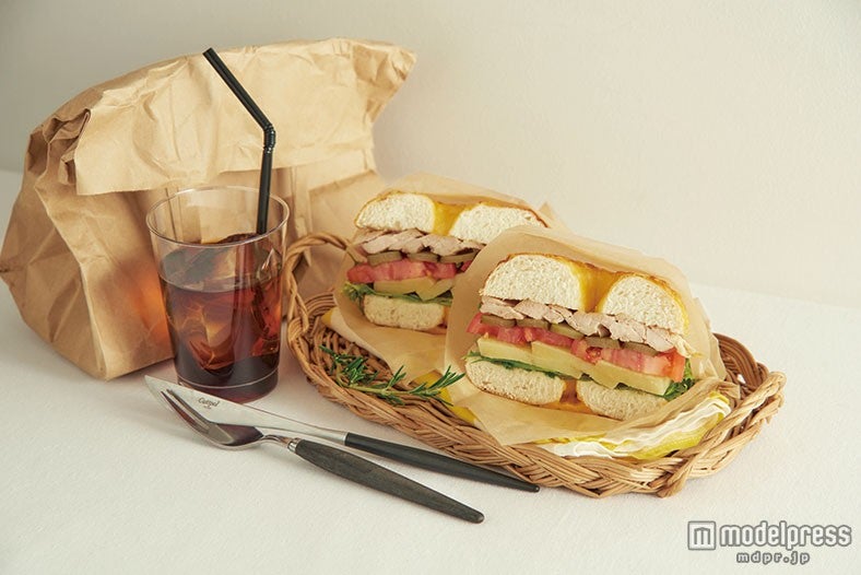 タニタ食堂×MY BAGELのベーグルレシピ「鶏肉のハーブ焼きサンド」