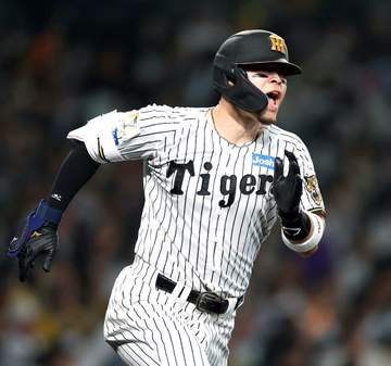 阪神・佐藤輝「完璧だったんですけどね…」七回の“幻弾” 両リーグ最多9二塁打、打率4割キープ