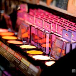 美しい発色のコスメライン「DiamondBeauty」