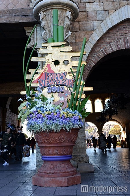 ミラコスタ通りのデコレーション（C）モデルプレス