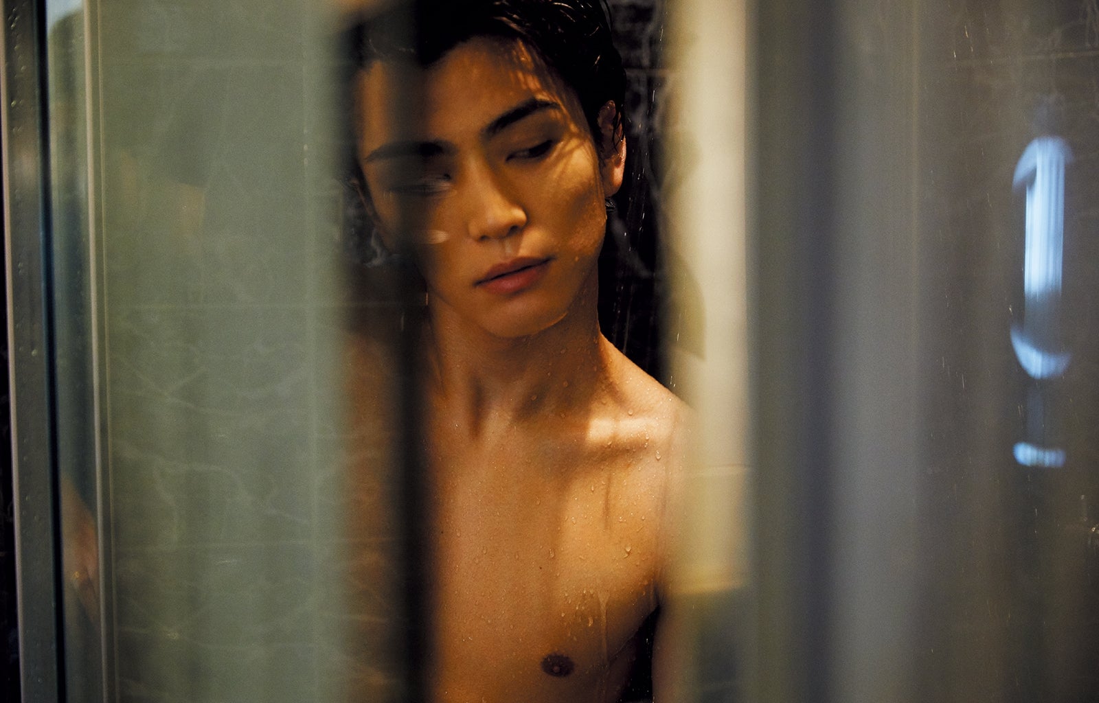 EXILE岩田剛典「anan」官能特集の中身が“女子悶絶案件”すぎる 「衝撃的エロ」「会社で読んだらダメなやつ」と反響