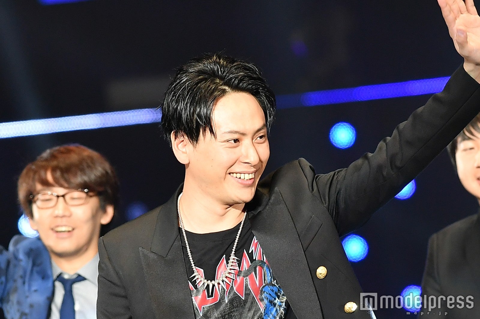 三代目JSB山下健二郎、乃木坂46新内眞衣とシークレット登場で歓声「人気エグいな」＜TGC2017A／W＞