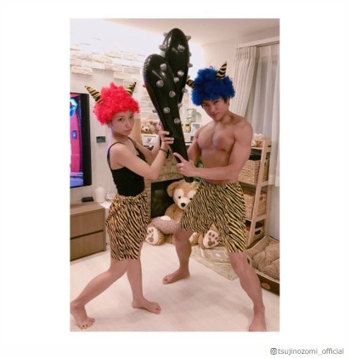 辻希美＆杉浦太陽夫妻、SEXY鬼コスプレで美ボディ大胆披露