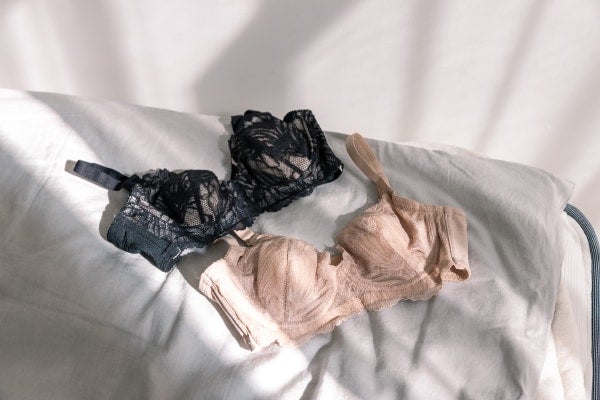 夏の”ブラの中の汗問題”を解決！ ムレない補整下着「SELFIT BRA」に新色登場