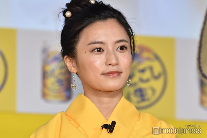 小島瑠璃子(C)モデルプレス