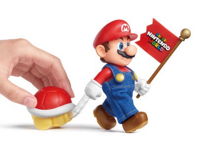 トコトコマリオこうらセット3900円。赤こうらとフラッグ付きのフィギュア(画像提供:ユニバーサル・スタジオ・ジャパン) TM & Universal Studios. ©2020 Nintendo