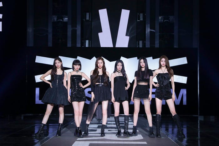 LE SSERAFIM(C) SOURCE MUSIC