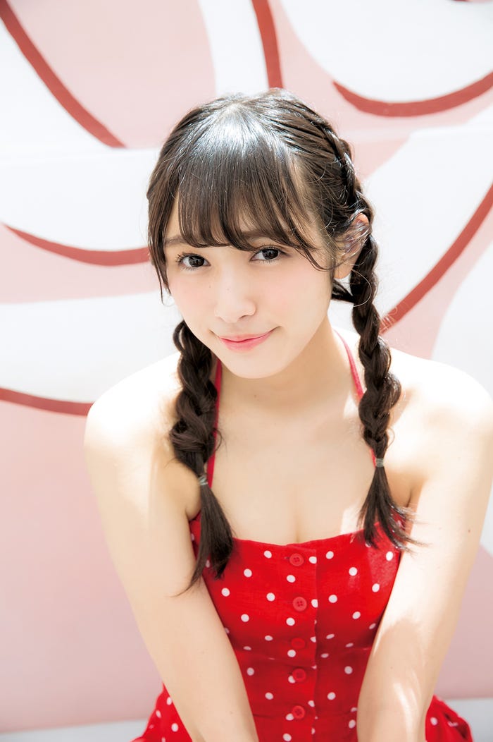 <WEB初出しカット>渡辺梨加1st写真集『饒舌な眼差し』(C)阿部ちづる/集英社