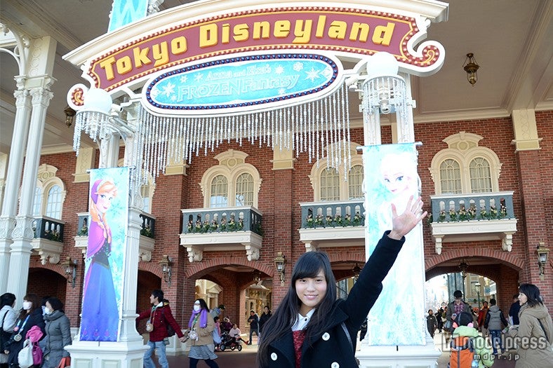 「アナとエルサのフローズンファンタジー」／モデル：矢内美麻理