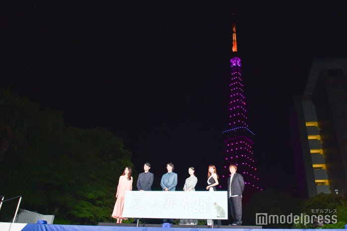 左から:高梨臨、藤木直人、山崎賢人、清原果耶、夏菜、三木孝浩監督 (C)モデルプレス