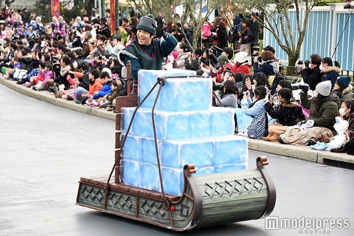 ダンサー/「フローズンファンタジーパレード」(C)モデルプレス