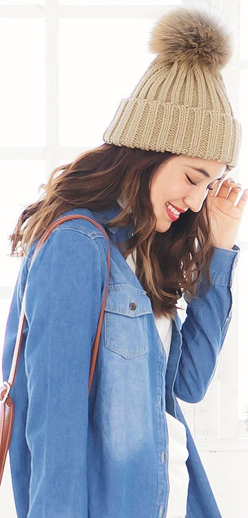 ふわふわリアルラビットファーポンポン付きリブニット帽「神戸レタス」1490円（税込）／画像提供：神戸レタス