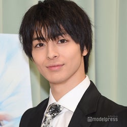 高杉真宙、舞台後に緊急会見登場 主演映画が快挙<笑顔の向こうに>