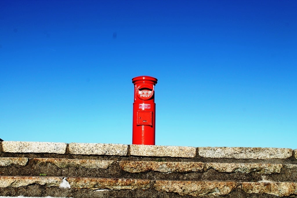 朝熊山頂広場　天空のポスト／画像提供：三重県観光開発
