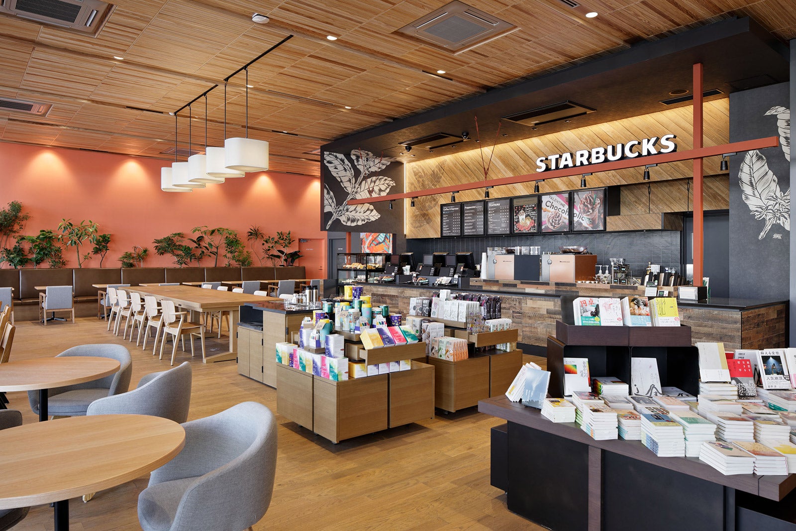 徳山駅前図書館／画像提供：カルチュア・コンビニエンス・クラブ株式会社