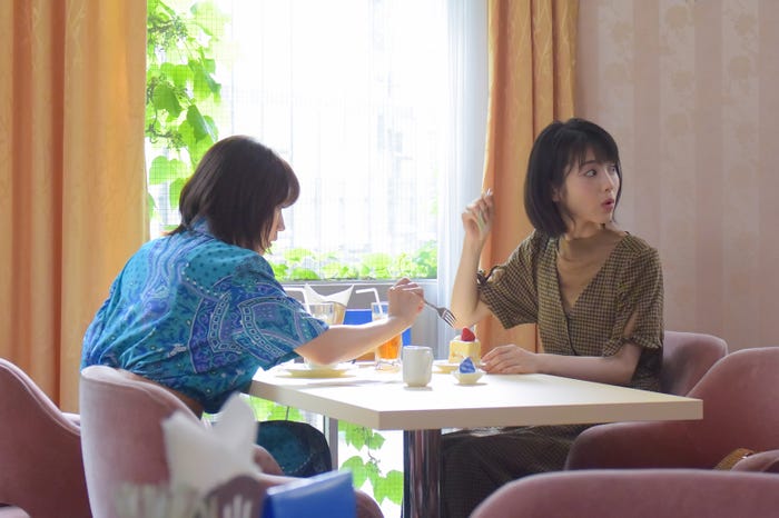 有村架純、浜辺美波/メイキングカット(提供画像)