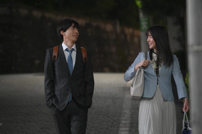 慎二(高橋一生)と円(唐田えりか)は今後どうなる…?/「凪のお暇」第4話より(C)TBS