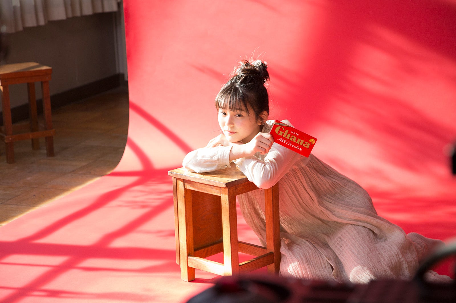 久間田琳加／新CMメイキングカット（提供画像）