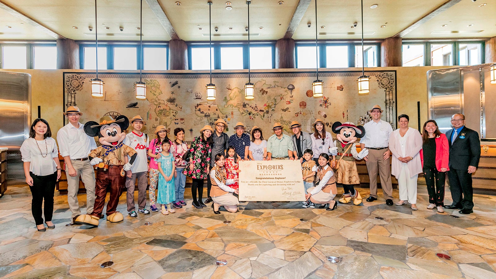 オープン初日の様子（C）Disney