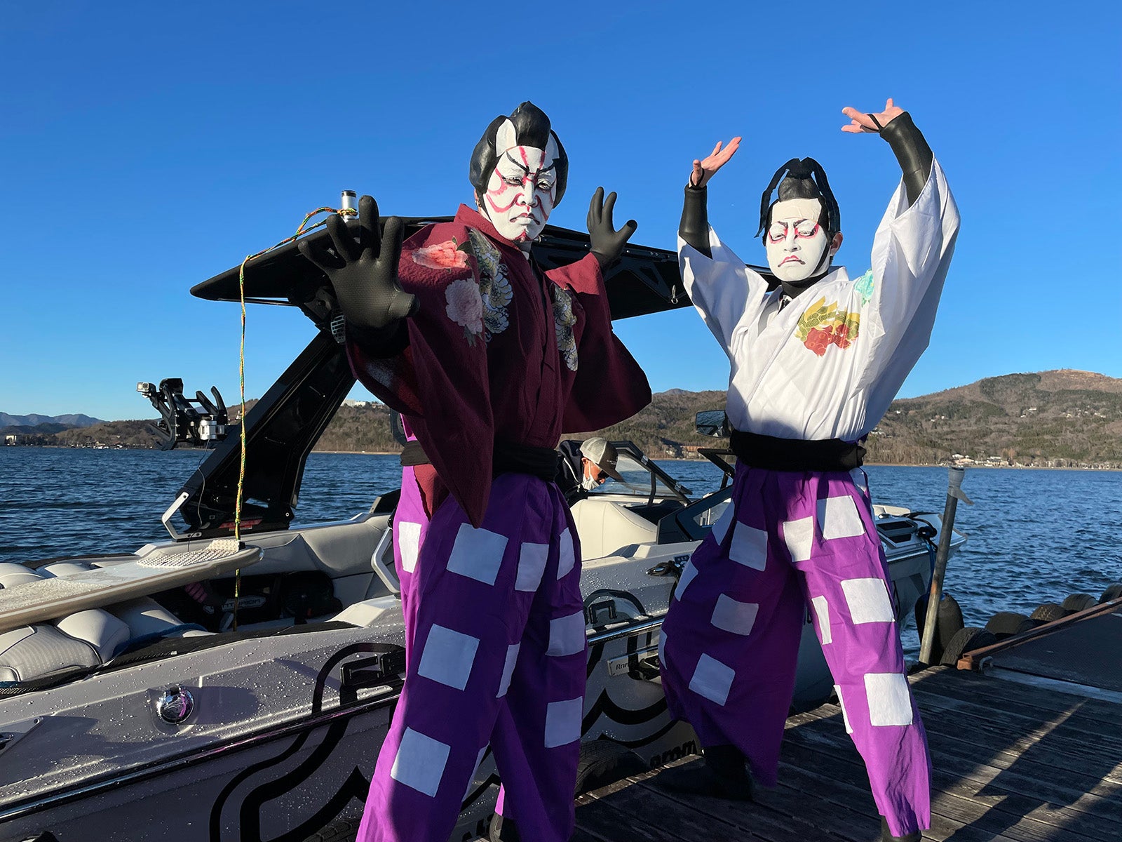 数原龍友＆佐野玲於／「1分入魂　新春SP」（1月放送）「歌舞伎×サーフィン」より（C）日本テレビ