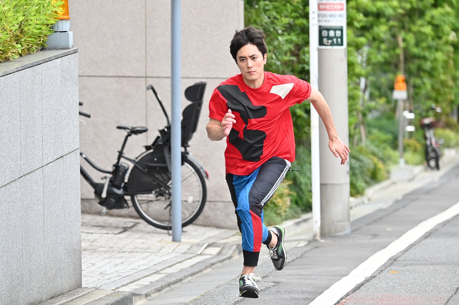 間宮祥太朗、異例の「全力坂」男性走者出演 「べしゃり暮らし」コラボで堀田真由も駆け上がる