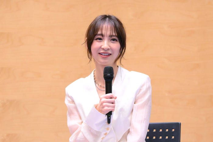 篠田麻里子(C)テレビ朝日