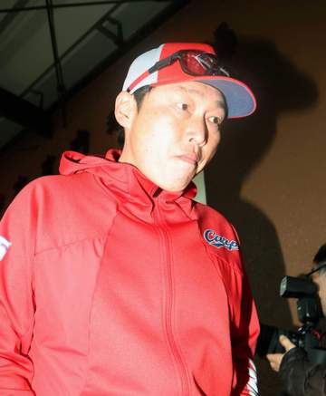 広島ドラ1・平川を抹消 外野フェンス激突で右肩負傷 新井監督「すごく軽度なんだけど」【一問一答】