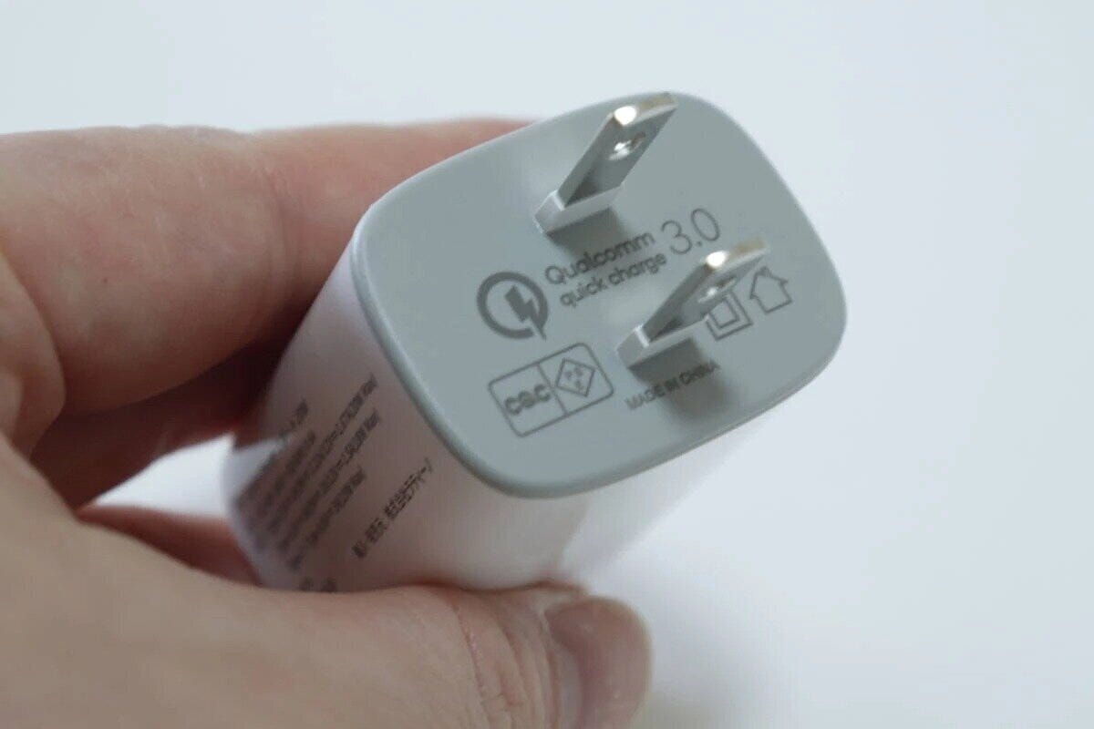 ダイソー　超速USB充電器