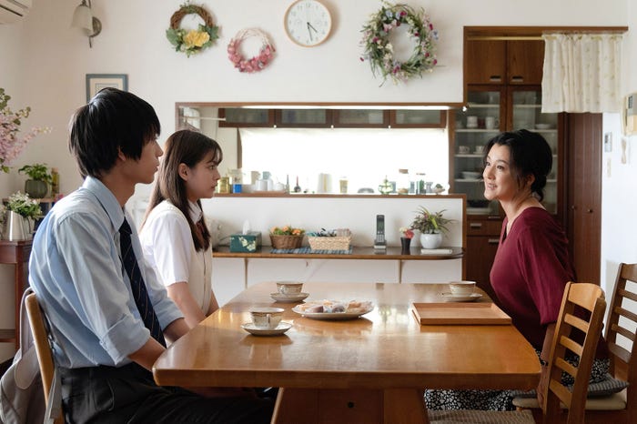 (左から)水沢林太郎、永瀬莉子、藤原紀香/ドラマ「17.3 about a sex」最終話より(C)AbemaTV