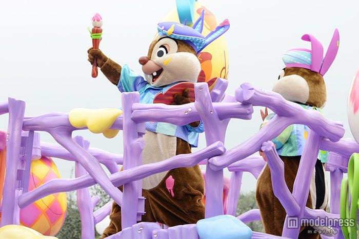 ディズニーランド「ヒッピティ・ホッピティ・スプリングタイム」チップ&デール