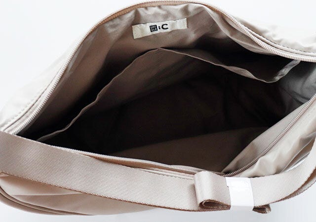 ユニクロ：シー　バッグ　レザー　