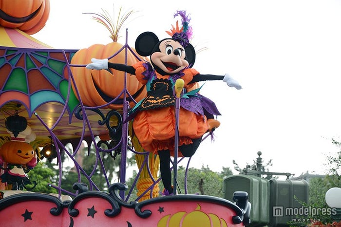 パレード「ハッピーハロウィーンハーベスト」/ミニー