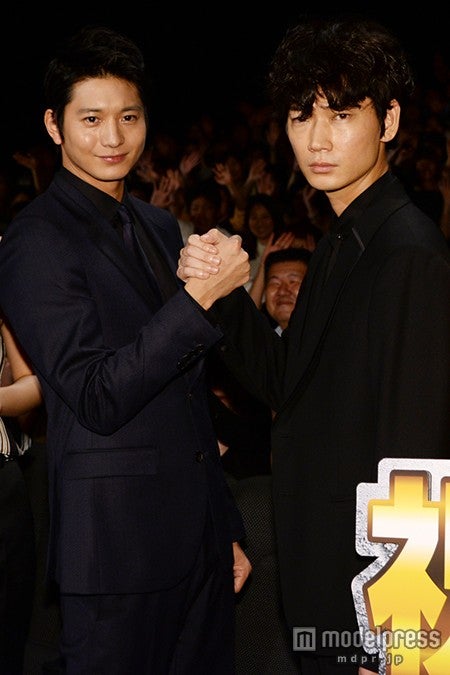 綾野剛 向井理の座長ぶりに 感銘を受けた 互いの魅力を語る モデルプレス 綾野剛 向井理の座長ぶりに 感銘を受けた 互いの魅力を語る モデルプレス