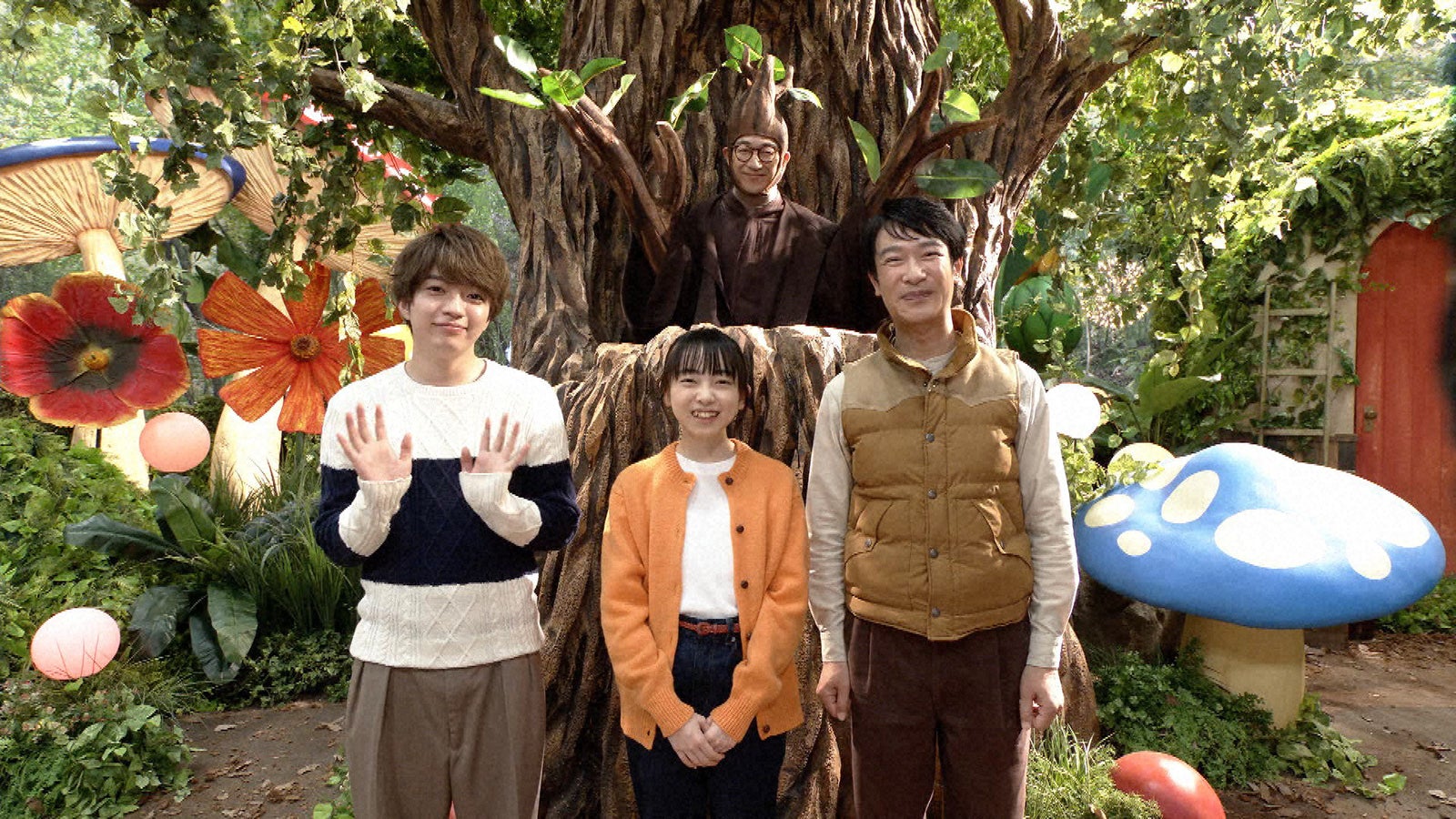 西畑大吾、住田萌乃、堺雅人（C）NHK