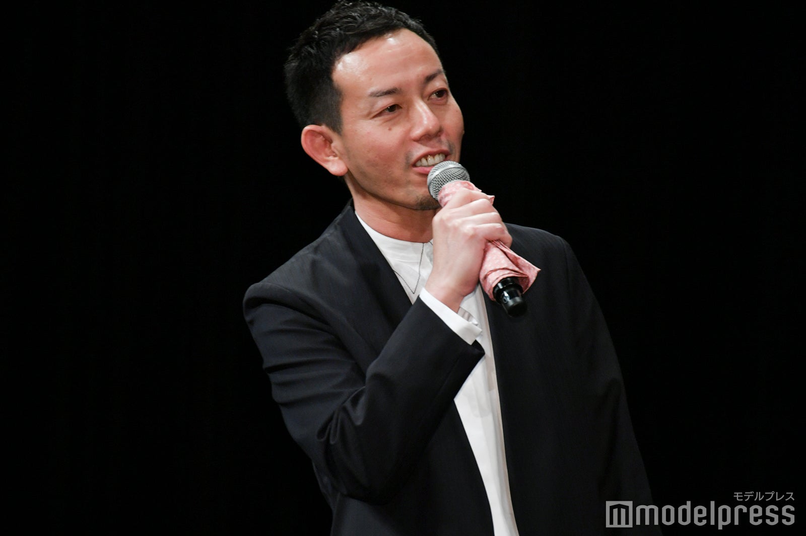 浜崎慎治監督 （C）モデルプレス