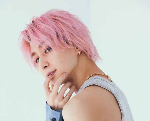 Snow Man佐久間大介、大人の色気たっぷり 表紙飾る「andGIRL」発売前に完売続出