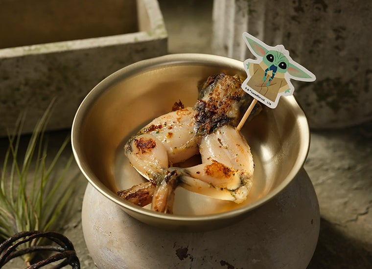 カエルのグリル税込2,290円（C）＆ TM Lucasfilm Ltd．