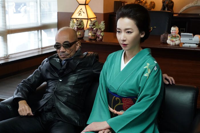 竹中直人、稲森いずみ(C)2022「極主夫道 ザ・シネマ」製作委員会