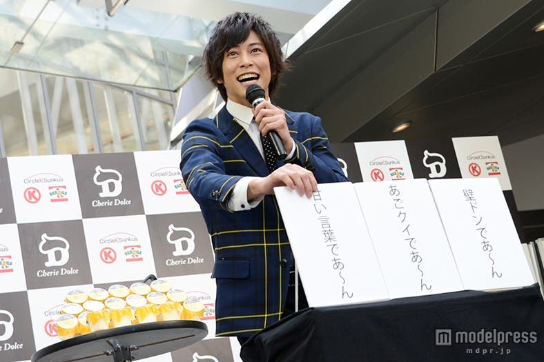 大盛況のイベントの様子/ファンへのサービスをカードで選択