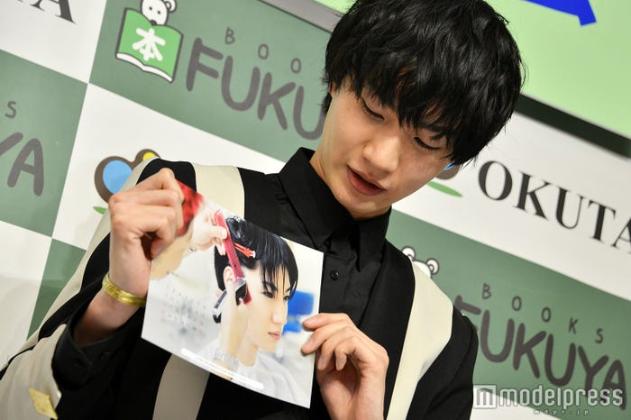 お気に入りの美容院でのショット(C)モデルプレス