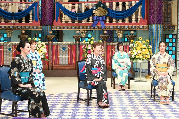 (左から)美村里江、生見愛瑠、浅田美代子、星乃夢奈、野口啓代(C)日本テレビ