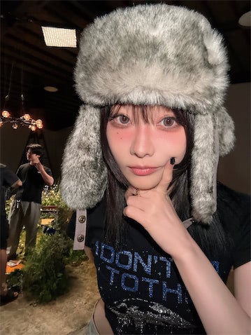 重盛さと美、“圧倒的ビジュアル”のMVオフショットに反響「20代にしか見えん」
