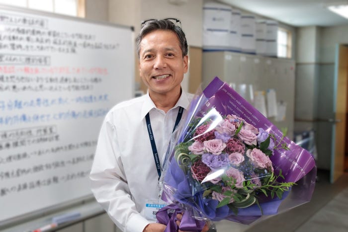 勝村政信「明日はもっと、いい日になる」(C)フジテレビ