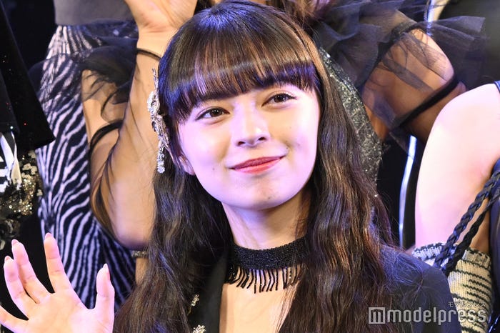 上國料萌衣(C)モデルプレス