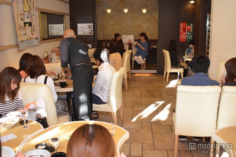 SHIORIのトークショー風景