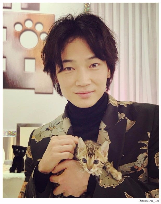 綾野剛のかわいさを選りすぐり ファンが最後まで耐久できるか心配 な動画公開 モデルプレス 綾野剛のかわいさを選りすぐり ファンが最後まで耐久できるか心配 な動画公開 モデルプレス