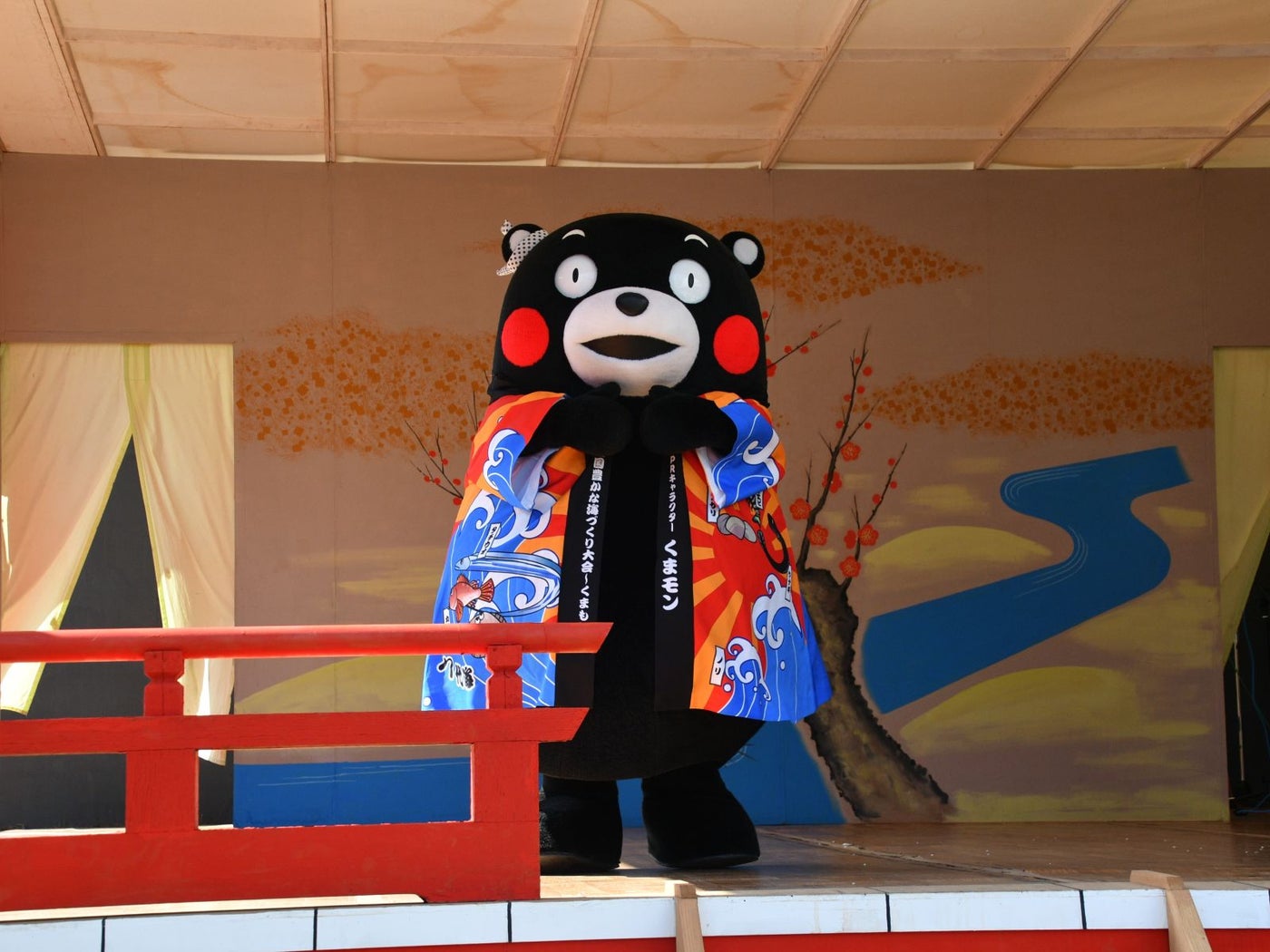 梅の名所、湯島天神に登場！＝2月23日、東京都文京区