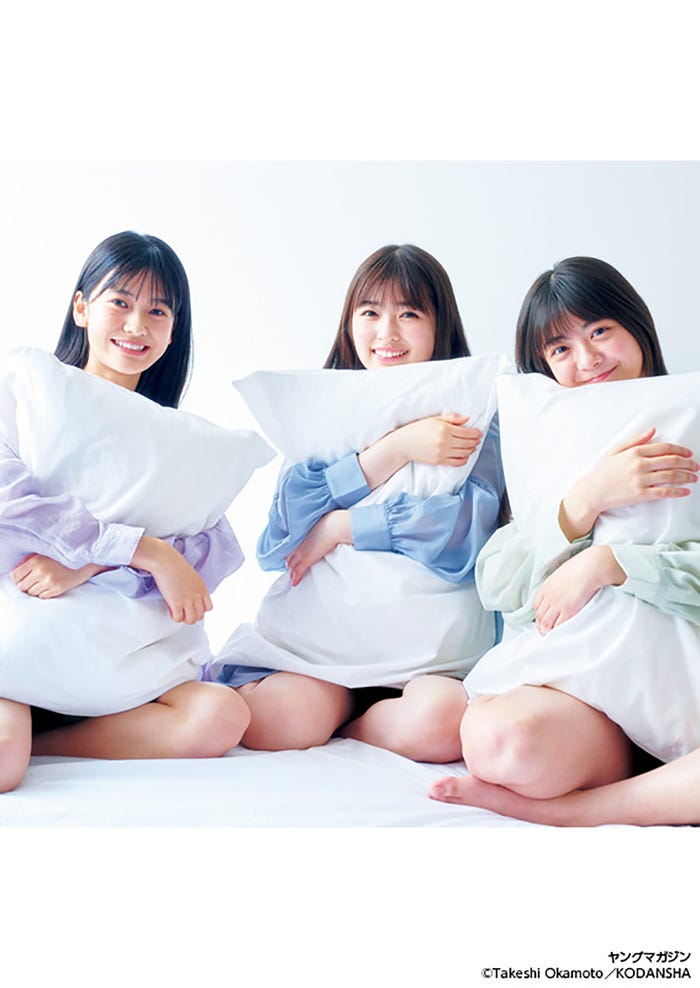 奥田いろは、小川彩、冨里奈央(C)講談社