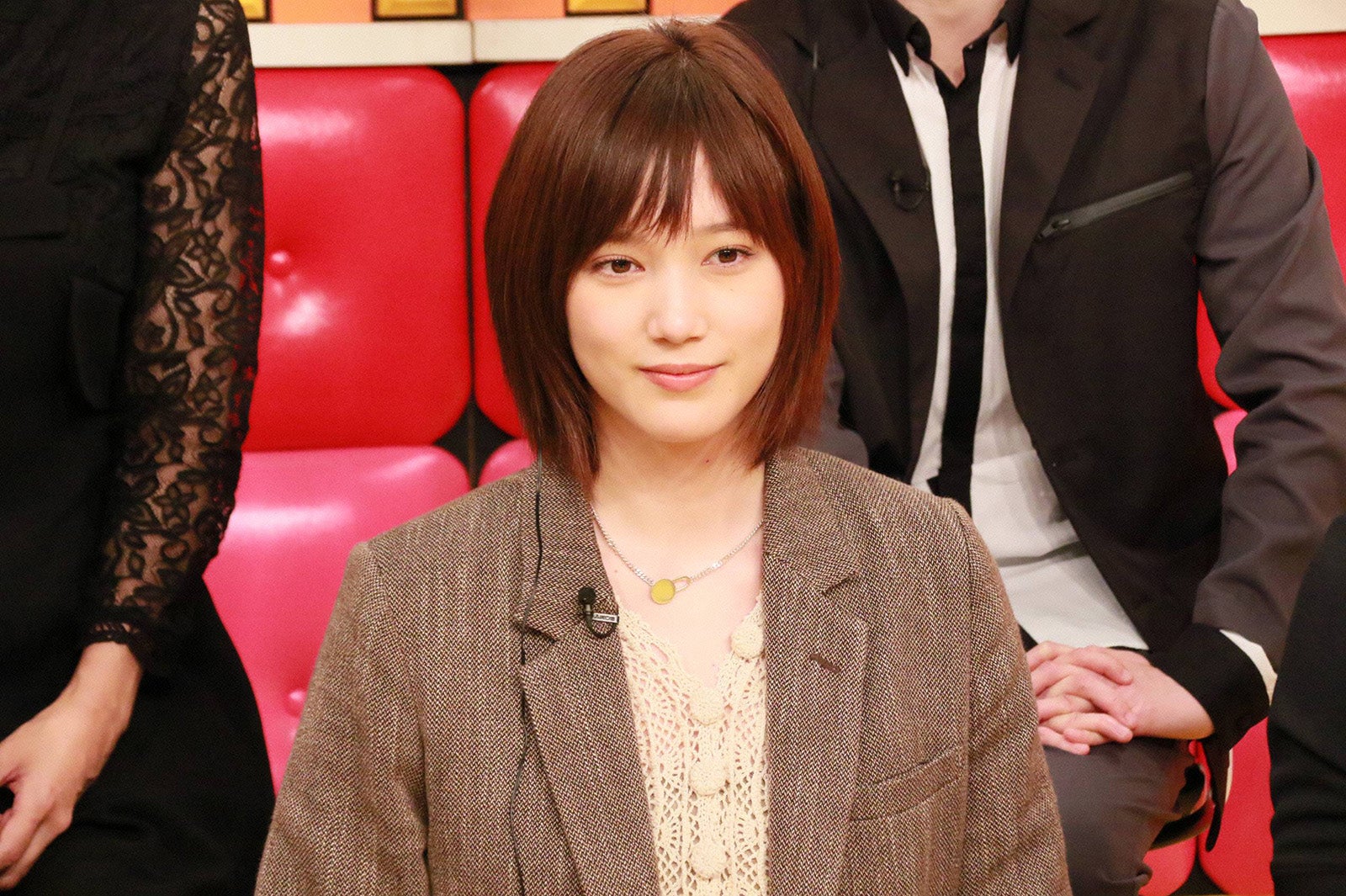 本田翼、ラグビー日本代表と対決で“笑わない女”に